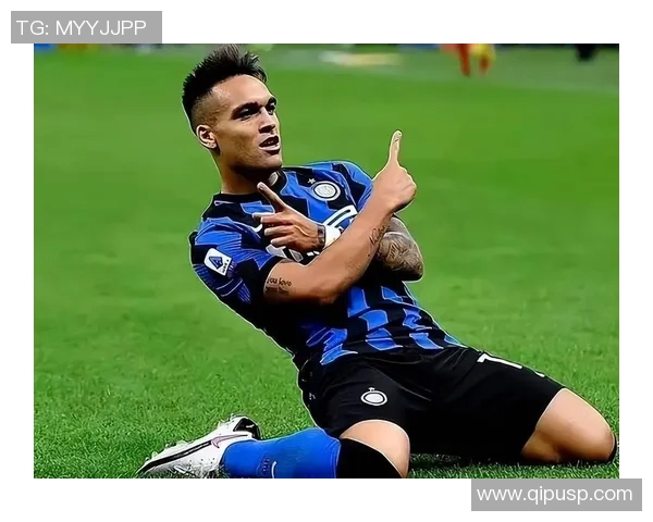 被围攻的足球明星如何在逆境中重塑自我与职业生涯的辉煌