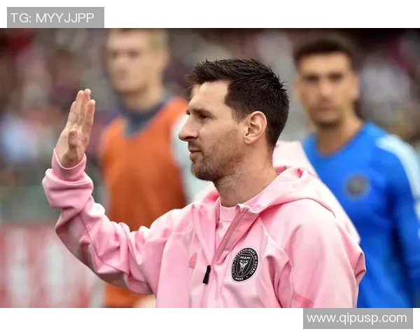 足球明星因伤躺床休养球迷心痛期待他早日复出再战绿茵场 足球明星因伤躺床休养球迷心痛期待他早日复出再战绿茵场