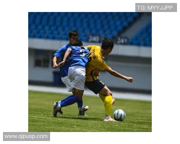 南京足球队在灵活性排行榜中荣登第四位展现出色竞技水平与团队协作能力 南京足球队在灵活性排行榜中荣登第四位展现出色竞技水平与团队协作能力